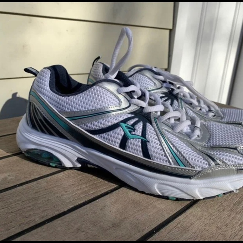 Woman sneakers